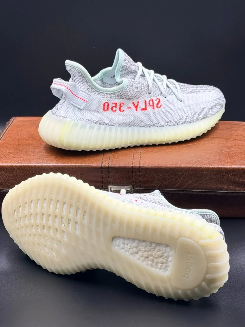 Authentic - adidas Yeezy Boost 350 V2 'Blue Tint' 2017